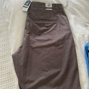 Johnnie-o men’s NWT flat front shorts.